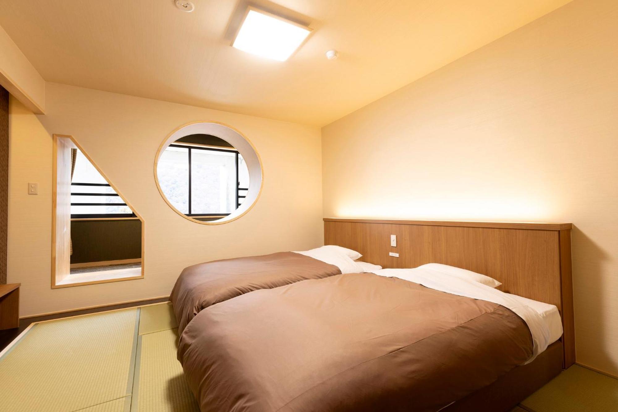 Ooedo Onsen Monogatari Premium Yamanaka Grand Hotel คากะ ภายนอก รูปภาพ