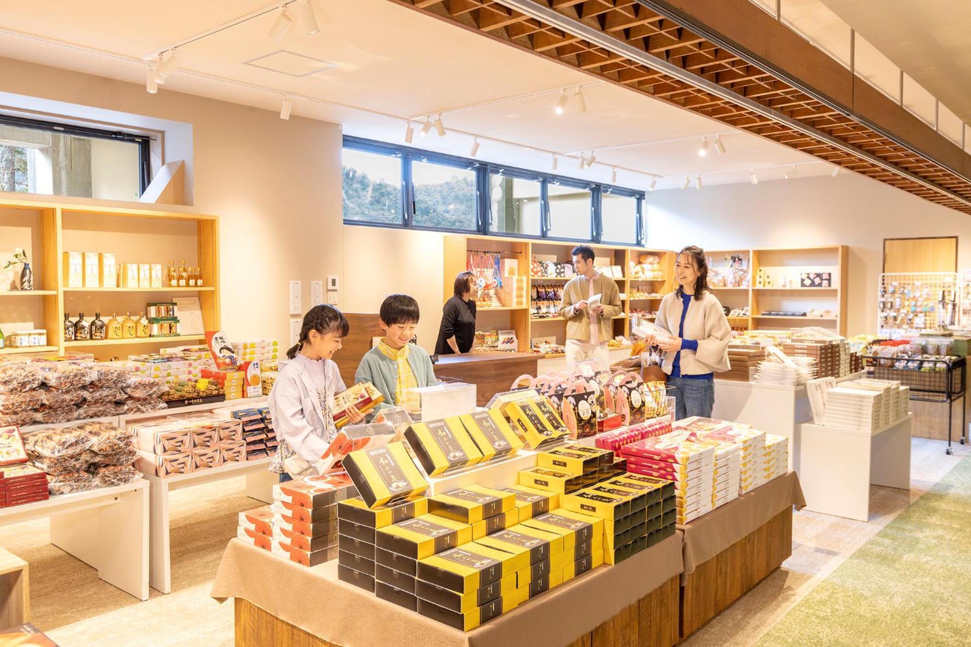 Ooedo Onsen Monogatari Premium Yamanaka Grand Hotel คากะ ภายนอก รูปภาพ